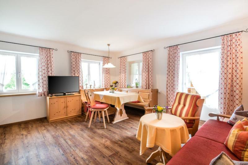 Ferienwohnung - Cafe Mali Бад Хинделанг Екстериор снимка